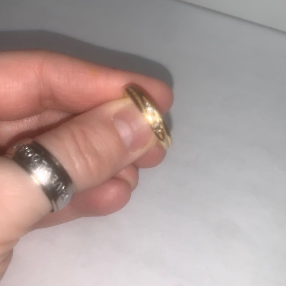 Thin gold and diamond 💍 ring